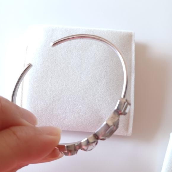 Kendra Scott Silver Bracelet & Earrings - Picture 10 of 13